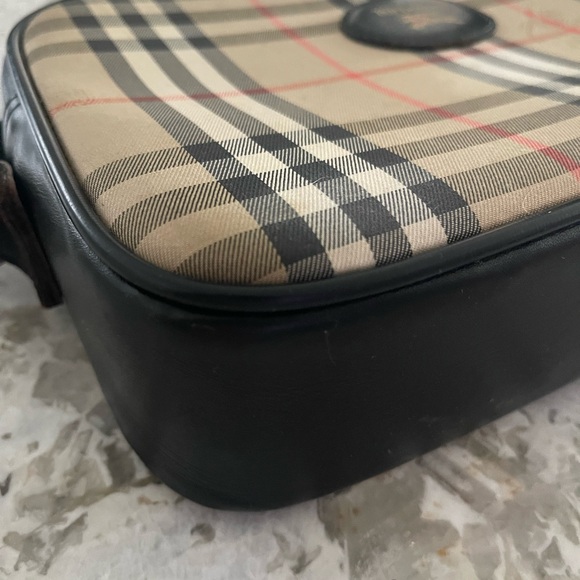 VINTAGE Nova Check Burberry Camera Bag - Picture 16 of 16